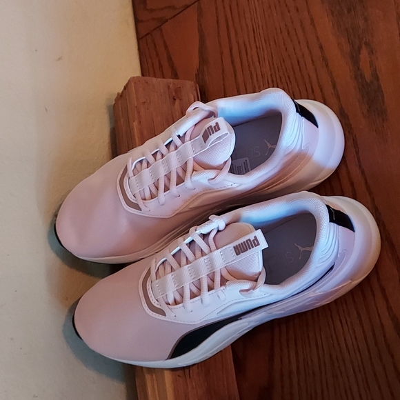 Puma Shoes - NWT and box women's PUMA soft foam sneakers...size 8